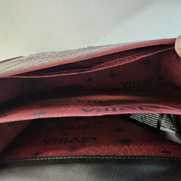 Loungefly Elvira Mistress Of The Dark Crossbody NWT Red/Black Spiderweb Goth - Picture 14 of 16